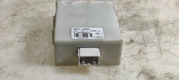 Toyota Avensis T250 Door control unit/module 8974105070 736680A 070336