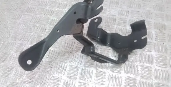 Volvo S60 Power steering pump mounting bracket 31317375