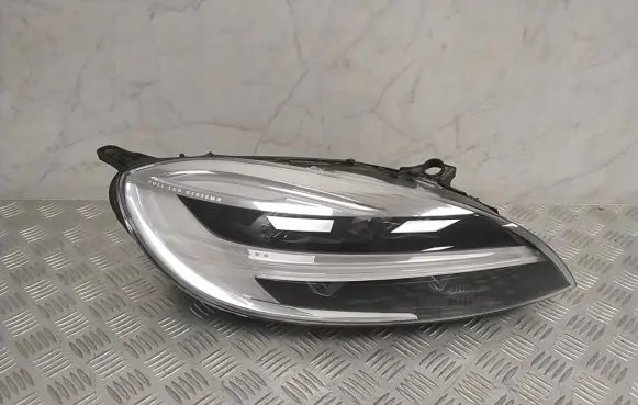 Volvo V40 Headlight/headlamp 31420448