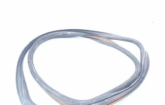 Volkswagen Transporter - Caravelle T3 Rear side glass trim 