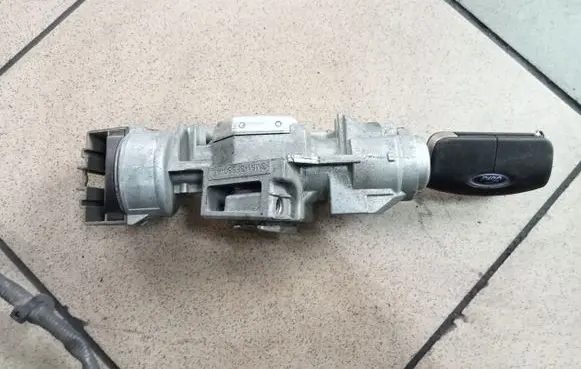 Land Rover Discovery Ignition lock 3M513F880A