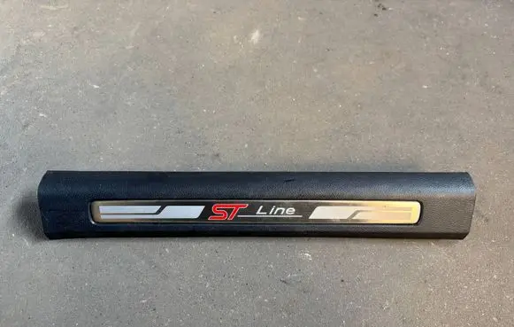 Ford S-MAX Front sill (body part) HM2BR13200AB
