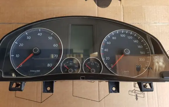 Volkswagen Golf V Speedometer (instrument cluster) 1K0920873