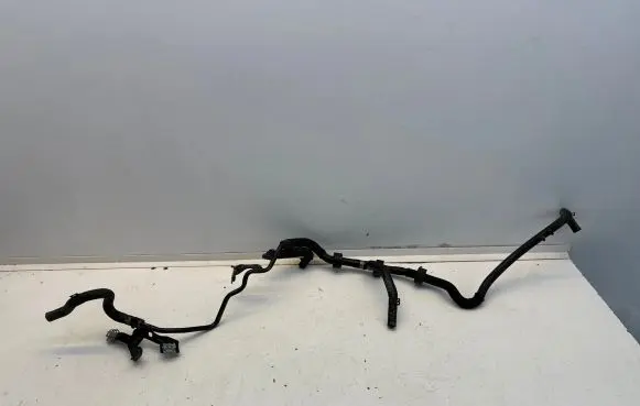 Skoda Kamiq Engine coolant pipe/hose 04L121070AB