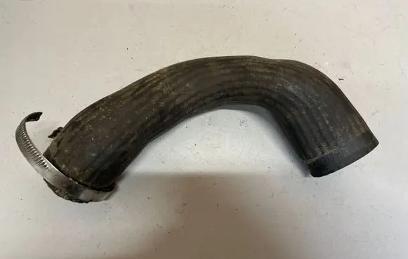 Engine coolant pipe/hose