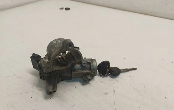 Mitsubishi Galant Ignition lock 337360