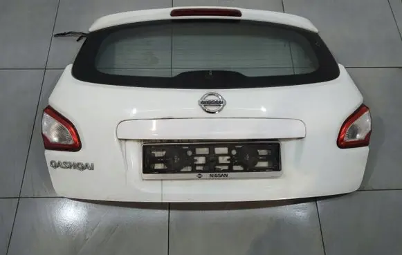 Nissan Qashqai Tailgate/trunk/boot lid 