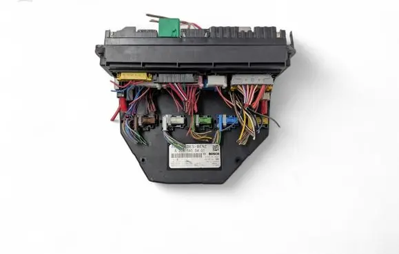 Mercedes-Benz C W204 SAM control unit F005V00847 A2045455401