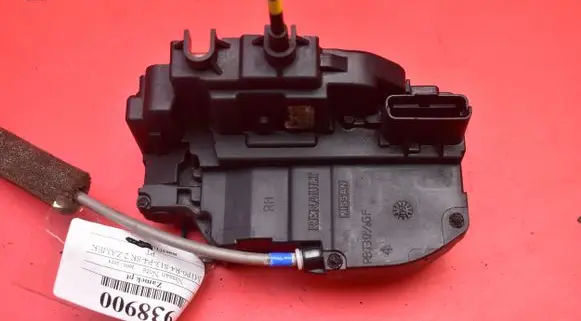 Nissan Note (E11) Rear door lock