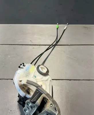 Toyota Aygo AB40 Rear door lock 17100323