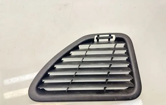 Opel Mokka B Quarter panel pressure vent 9829225280