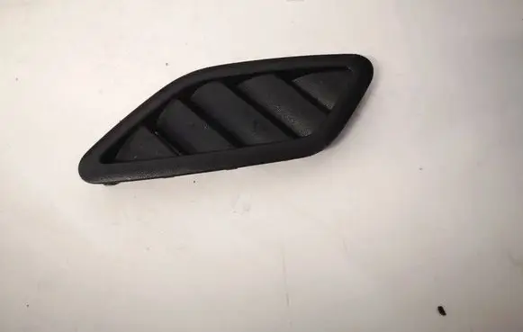 Mercedes-Benz A W176 Dash center air vent grill 1100933X T0505357