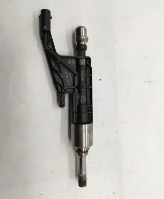 BMW 1 F20 F21 Fuel injector 7639990
