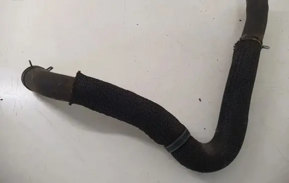 Subaru Outback (BS) Engine coolant pipe/hose