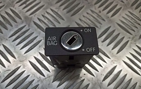 Volkswagen Golf Plus Passenger airbag on/off switch 1K0919237A