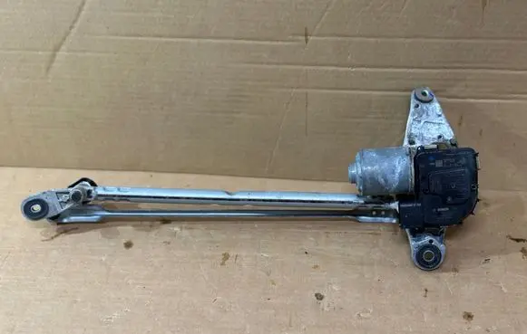 Audi Q3 F3 Front wiper linkage and motor 83B955023A