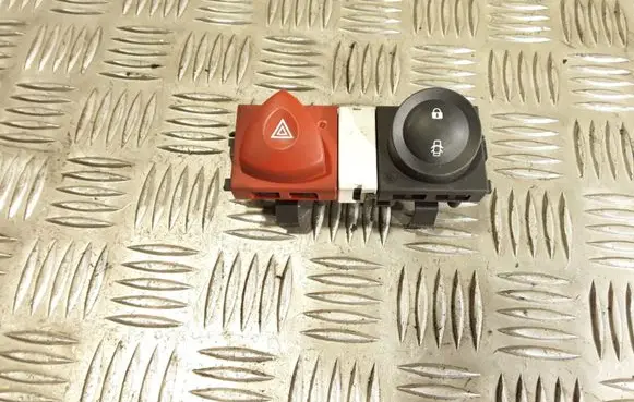 Renault Megane II Hazard light switch 8200095493 8200109723 8200107808