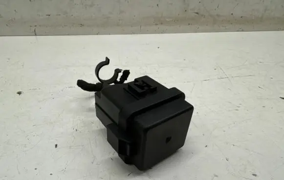 Audi A4 S4 B9 Fuse module 8W0937124
