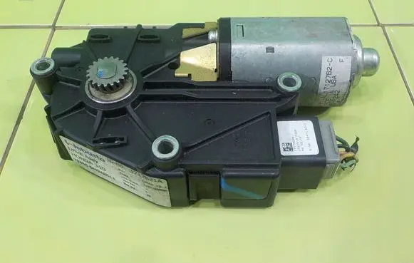 Honda Civic Sunroof motor/actuator 70450SMGAE011