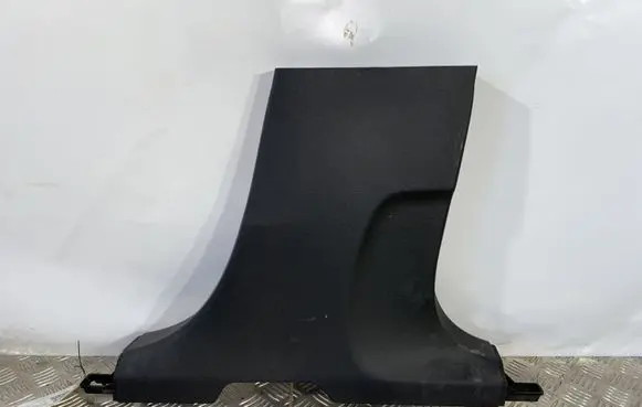 Volvo XC40 (B) pillar trim (bottom) 31457497