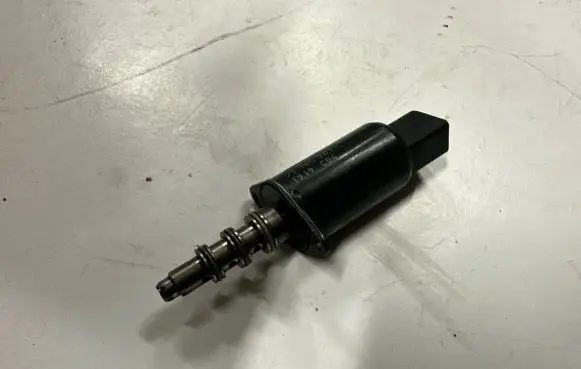 BMW 5 E60 E61 Turbo solenoid valve 12100519