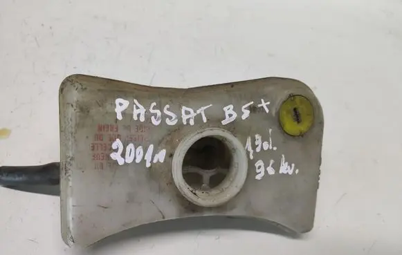 Volkswagen PASSAT B5.5 Brake fluid reservoir 8E0611301B