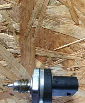 Fuel pressure sensor