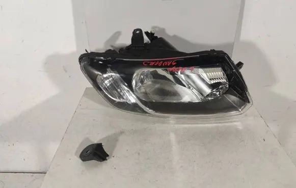 Dacia Sandero Headlight/headlamp 260107615R 90029995