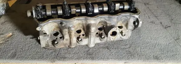 Volkswagen Golf III Engine head 028103373N