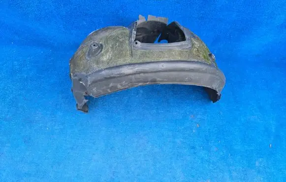 BMW 5 E60 E61 Front wheel arch liner splash guards 7033749