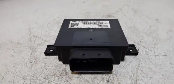 Volkswagen PASSAT B7 Voltage converter inverter 3AA919041