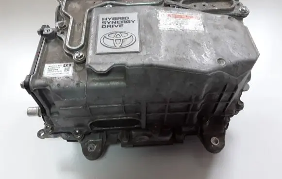 Voltage converter inverter