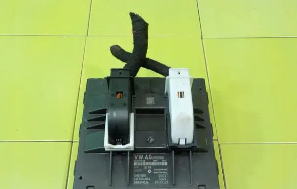Volkswagen Polo V 6R Central body control module 5WK49953A ZP91
