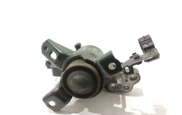 Toyota Avensis T270 Engine mount bracket