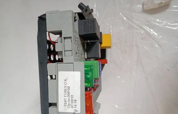 Opel Astra G Fuse box set 24412497