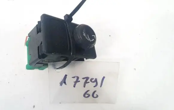 Nissan Primera Wing mirror switch