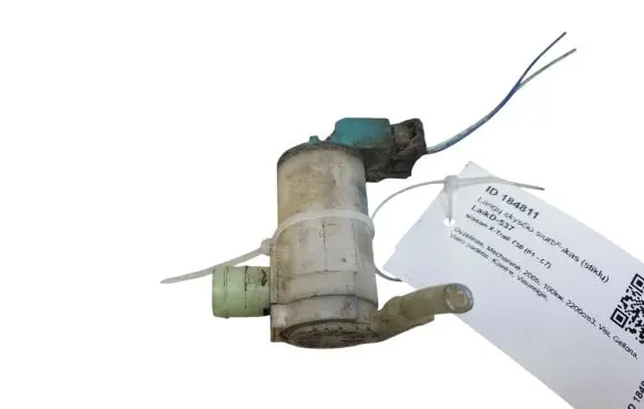 Nissan X-Trail T30 Windscreen/windshield washer pump 2224616A