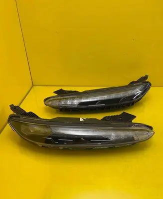 Hyundai Kona I Headlight/headlamp 92208J9600
