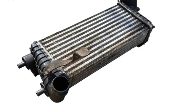 Ford Focus Intercooler radiator BV619L440CE 040511