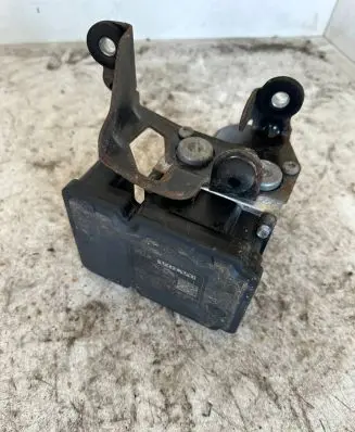 Volvo V70 ABS Pump 30681619