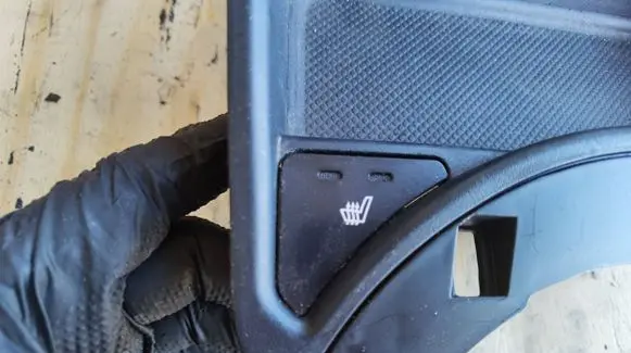 KIA Sportage Seat heating switch 933303W900WK