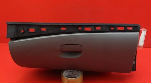 Renault Megane III Glove box 685000007R