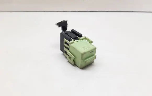 BMW 3 E46 Other relay 8373700 61368373700