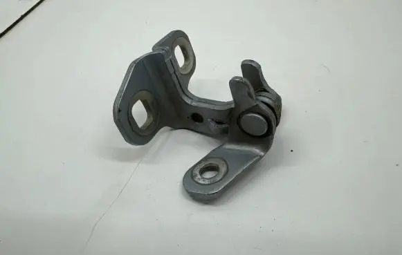 Opel Astra K Rear door upper hinge