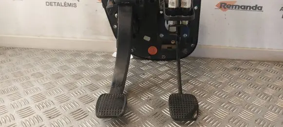 Iveco Daily 4th gen Pedal assembly 504068713