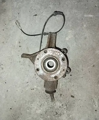 Front wheel hub