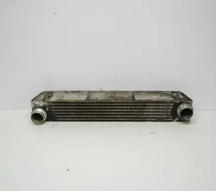 BMW 5 E60 E61 Intercooler radiator 7795823