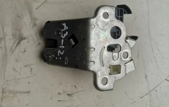 Audi A3 S3 8P Tailgate/trunk/boot lock/catch/latch 8K9827505A