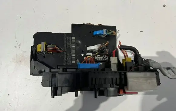 Mercedes-Benz C W204 Fuse module 2049006301