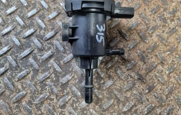 Dodge Challenger Vacuum valve 04891738AB